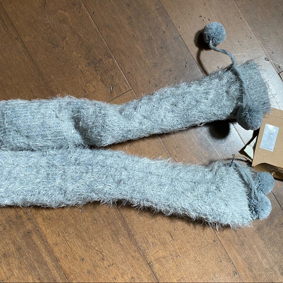 DEMDACO Dove Gray Slipper Socks NWT OSFM - Picture 5 of 6